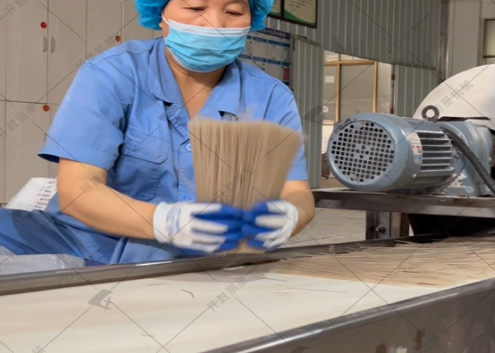 2025創(chuàng)業(yè)搞什么？紅薯粉條深加工考慮一下